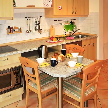Haus Sudstrand 8 *