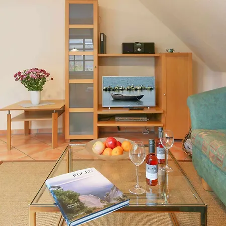 Haus Sudstrand 8 * Goehren (Ruegen)